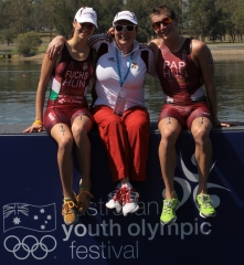 Triatlon: Fuchs Renáta és Pap Dániel, közöttük az edző Verrasztó Gabriella